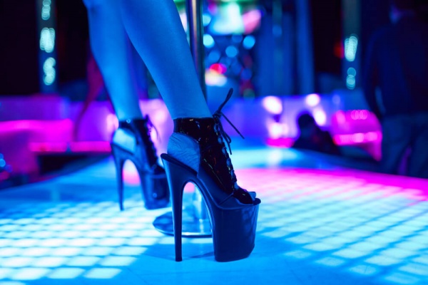 perfect experience in a strip club Romansa Nightclub 1
